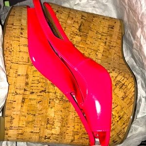 NEON PATENT LEATHER SLING BACK WEDGE
